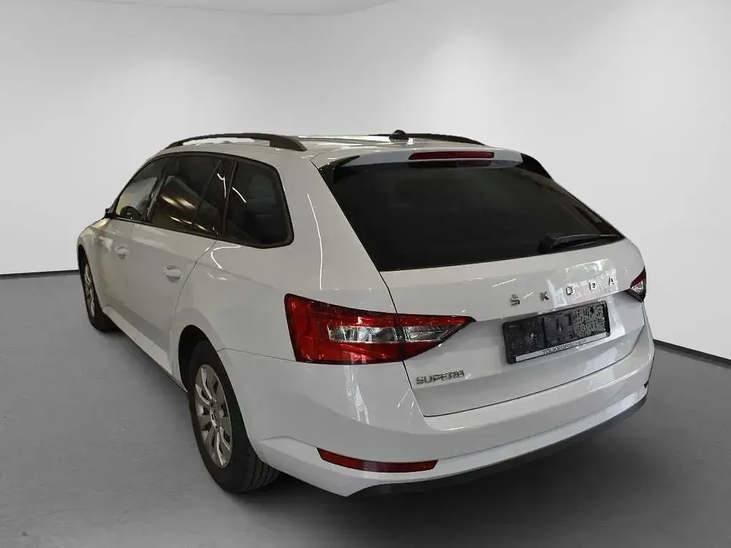 Gebraucht Skoda Superb Active 150 PS (110 kW) 2022 Weiß Kombi