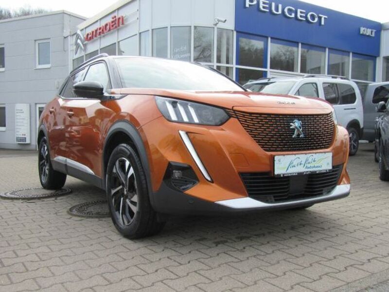 Gebraucht Peugeot e-2008 GT-line 100 kW (136 PS) 2020 Orange fusion (metallic) SUV