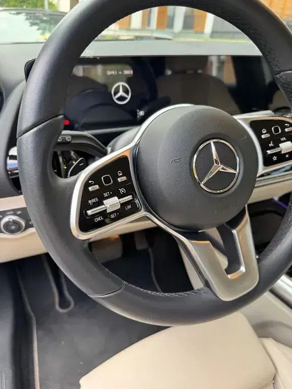 Gebraucht Mercedes GLA200 Progressive 163 PS (119 kW) 2021 Weiß SUV