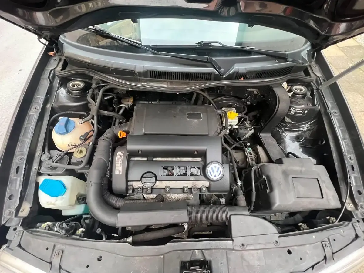 Gebraucht VW Golf IV 75 PS (55 kW) 2003 Schwarz Kleinwagen