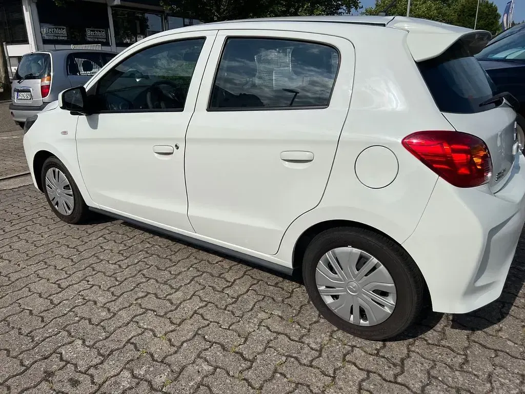 Gebraucht Mitsubishi Space Star Basis 71 PS (52 kW) 2020 Weiß Kleinwagen
