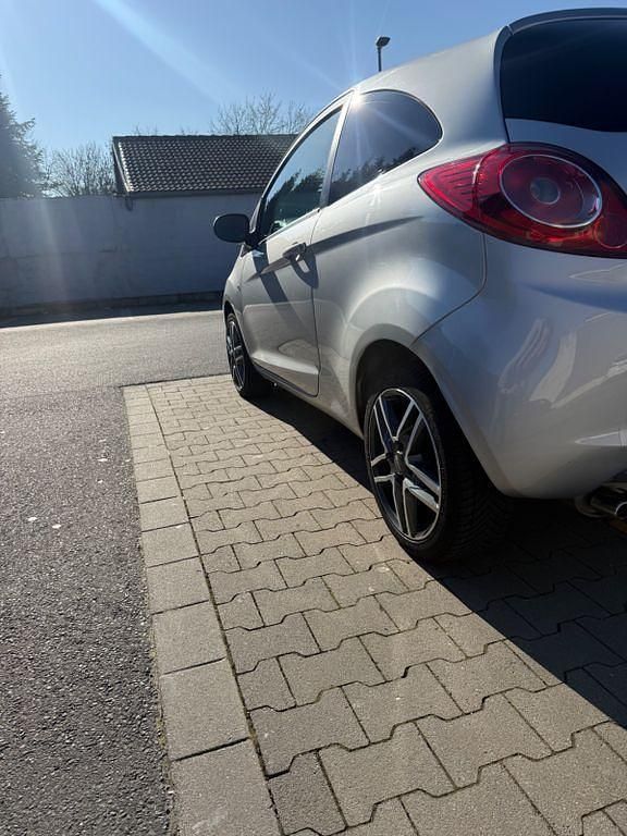 Gebraucht Ford Ka Trend 69 PS (50 kW) 2009 Silber Kleinwagen