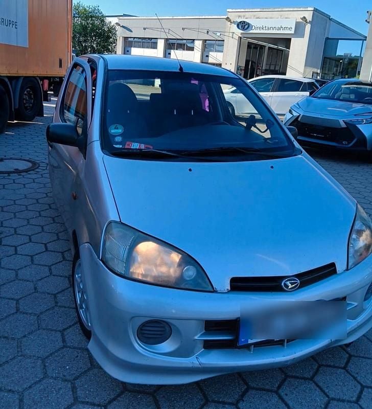 Gebraucht Daihatsu YRV 73 PS (53 kW) 2005 Grau Van / Kleinbus