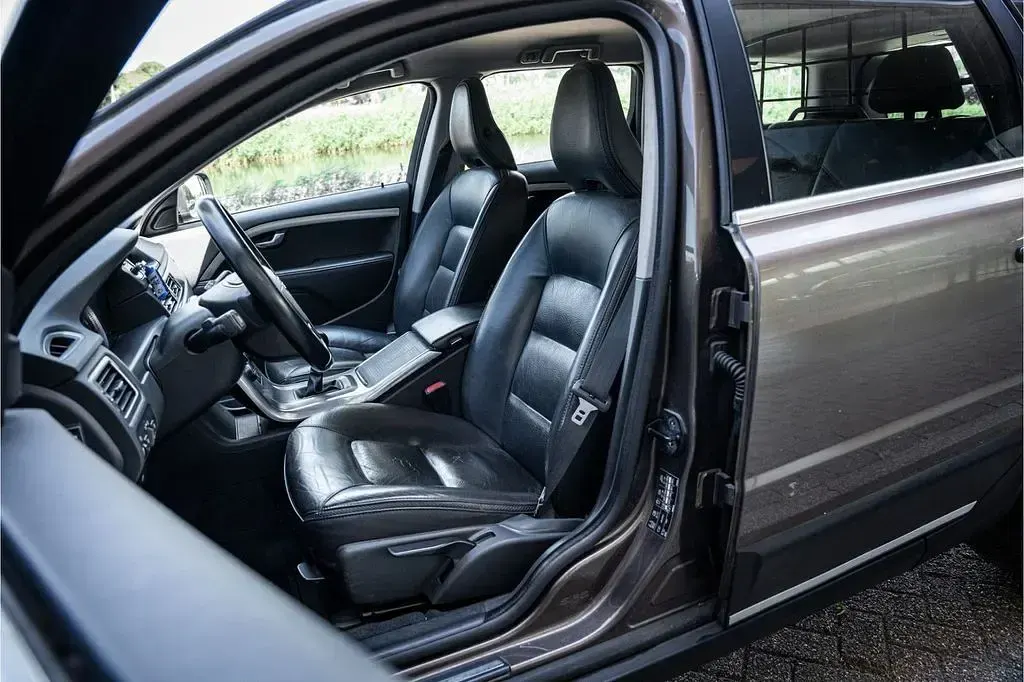 Gebraucht Volvo XC70 165 PS (121 kW) 2012 Braun Kombi