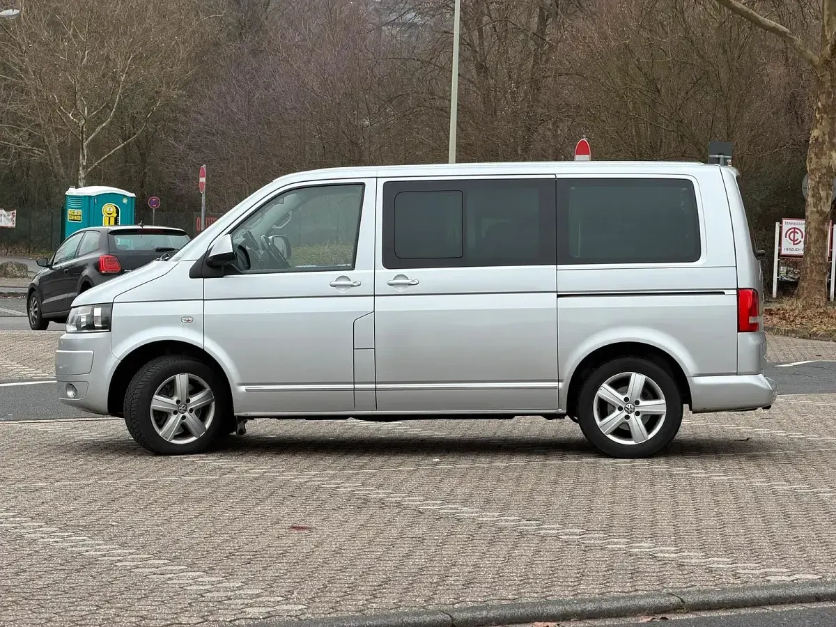 Gebraucht VW Multivan 179 PS (131 kW) 2010 Silber Van / Kleinbus