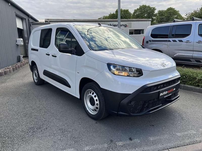 Neu Toyota Proace 102 PS (75 kW) 2025 Icy white Van / Kleinbus