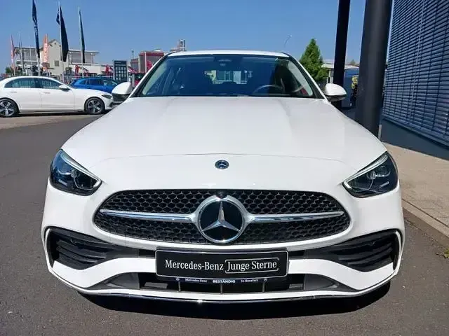 Gebraucht Mercedes C220 AMG 197 PS (144 kW) 2025 Polarweiß uni Limousine