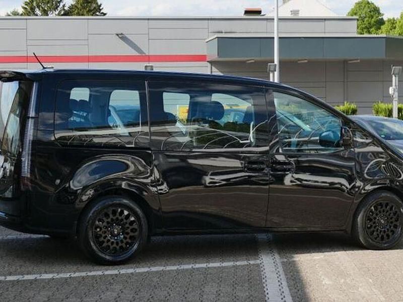 Gebraucht Hyundai Staria Trend 177 PS (130 kW) 2024 Abyss black Van / Kleinbus