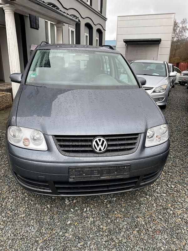 Grau Gebraucht 2005 VW Touran Conceptline Van / Kleinbus | 2.349 € (Fairer Preis) - Bild 1/4
