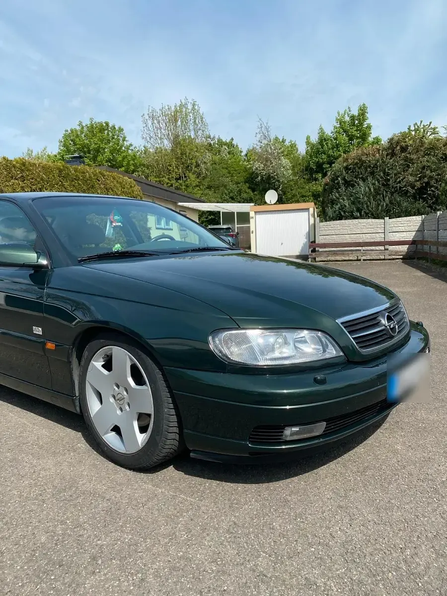 Usata Opel Omega 207 CV (152 kW) 2000 Verde Berlina
