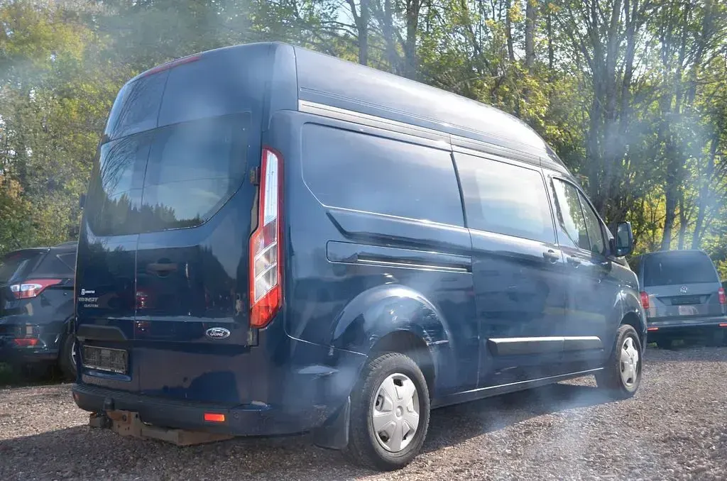 Gebraucht Ford 300 Trend 131 PS (96 kW) 2020 Blau Van / Kleinbus