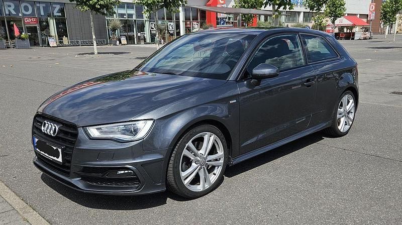 Grau Gebraucht 2015 Audi A3 S-Line Limousine | 12.900 € (Superpreis) - Bild 1/4
