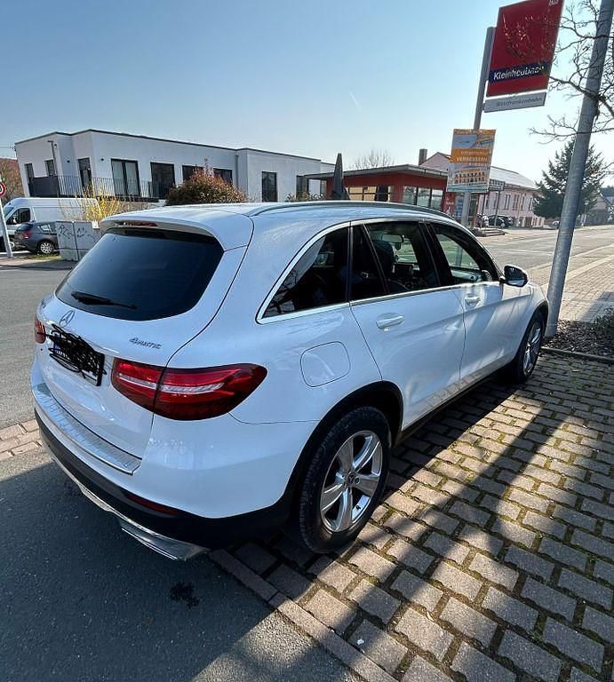 Gebraucht Mercedes GLC220 170 PS (125 kW) 2018 Weiß SUV