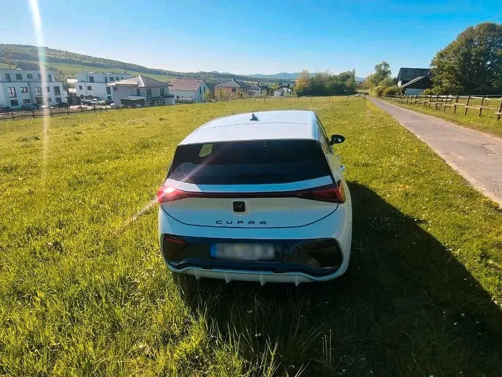Gebraucht Cupra Born 150 kW (204 PS) 2024 Weiß Kleinwagen