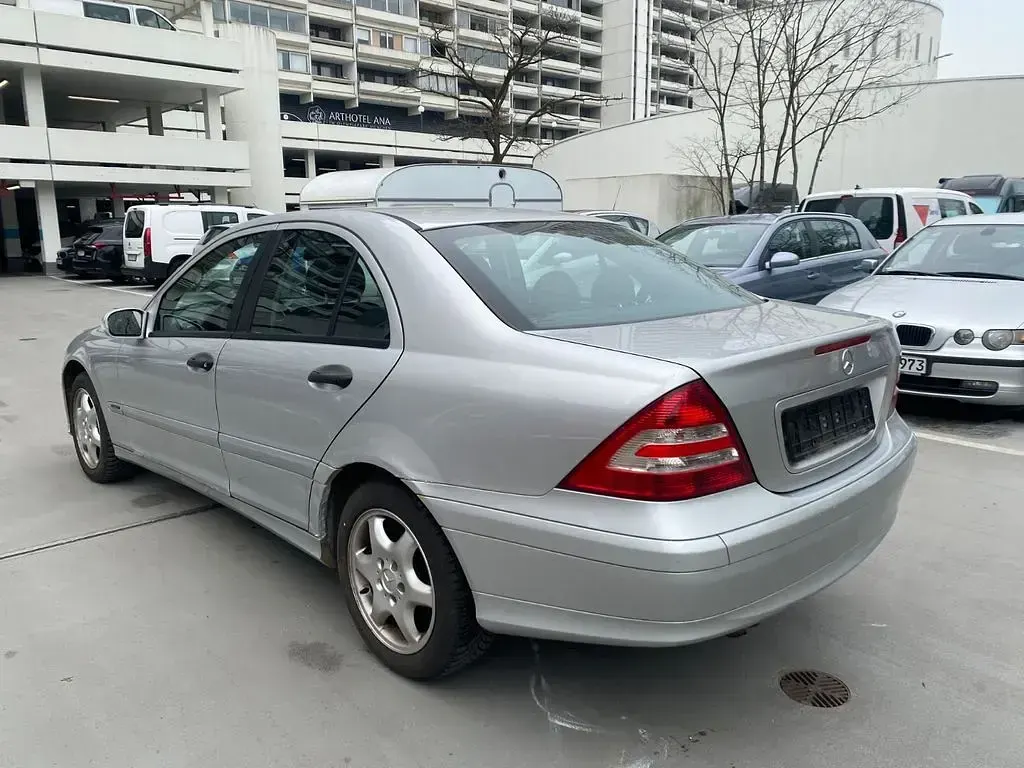 Gebraucht Mercedes C200 122 PS (89 kW) 2004 Other Limousine