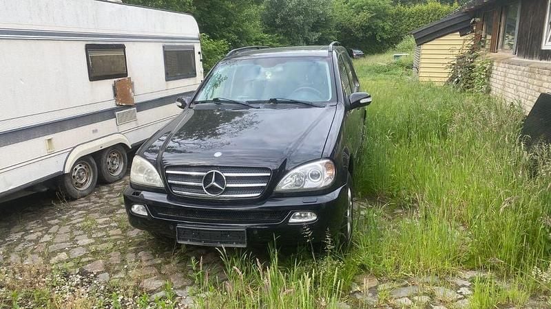 Schwarz Gebraucht 2003 Mercedes ML400 SUV | 3.200 € (Superpreis) - Bild 1/4
