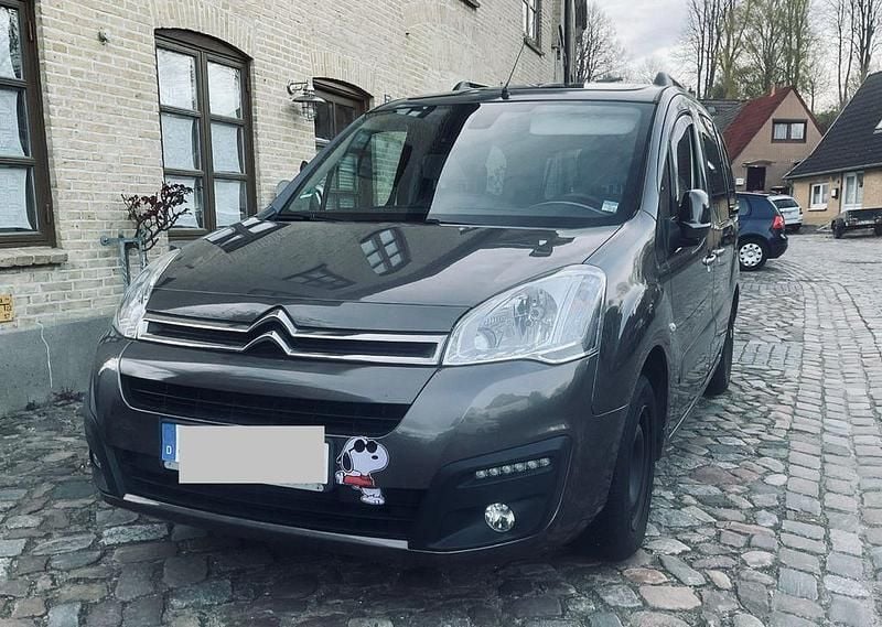 Gebraucht Citroën Berlingo Feel 99 PS (72 kW) 2016 Braun Van / Kleinbus