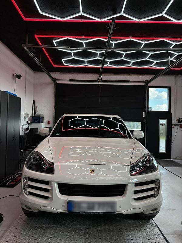 Weiß Gebraucht 2009 Porsche Cayenne SUV | 10.999 € (Etwas zu teuer) - Bild 1/4