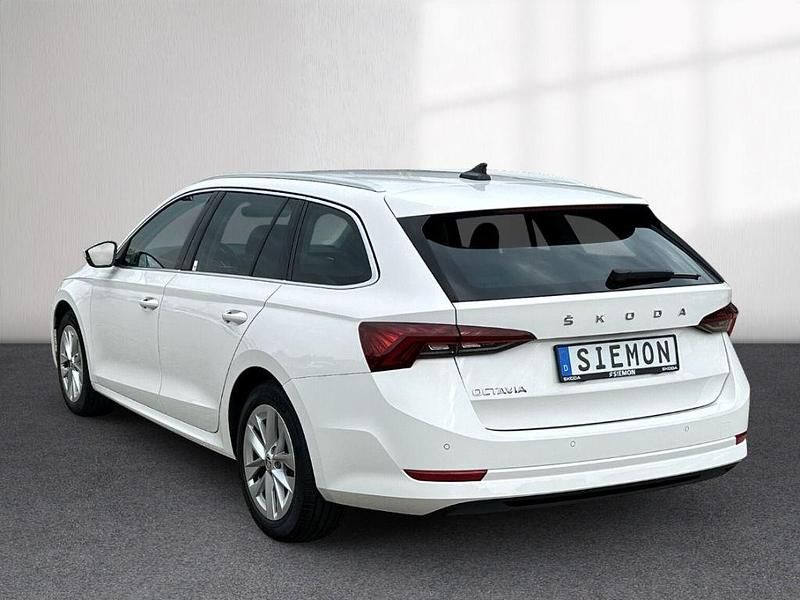 Gebraucht Skoda Octavia Style 116 PS (85 kW) 2023 Weiss Kombi