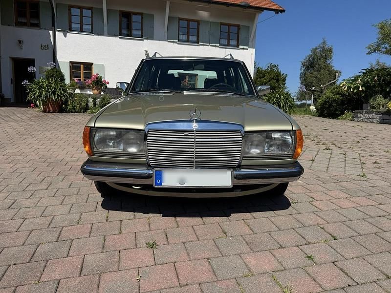 Gebraucht Mercedes E280 185 PS (136 kW) 1981 Kombi