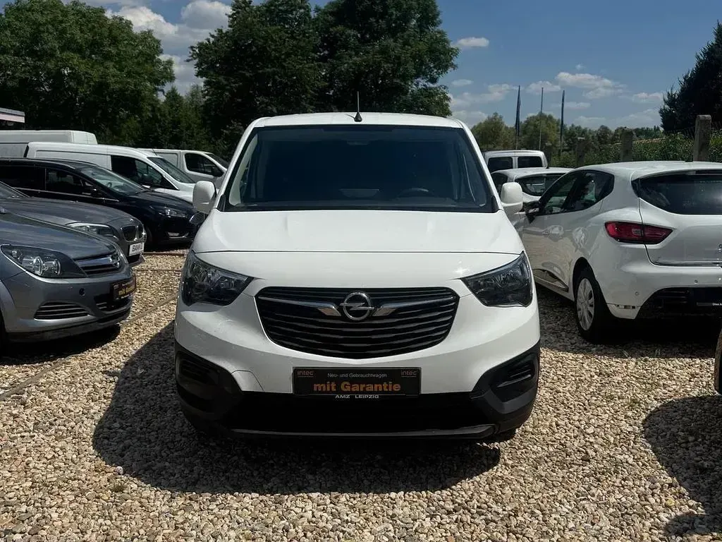Gebraucht Opel Combo 102 PS (75 kW) 2019 Weiß Van / Kleinbus
