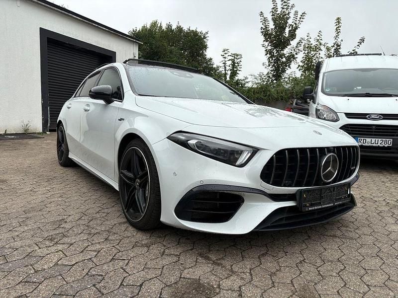 Silber Gebraucht 2020 Mercedes A45 AMG AMG Limousine | 28.990 € - Bild 1/4