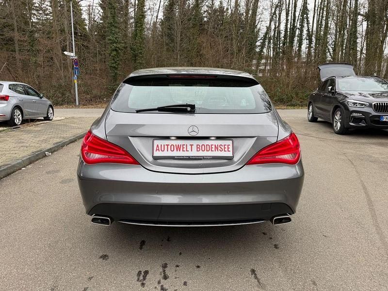 Gebraucht Mercedes CLA180 122 PS (89 kW) 2015 Grau Limousine