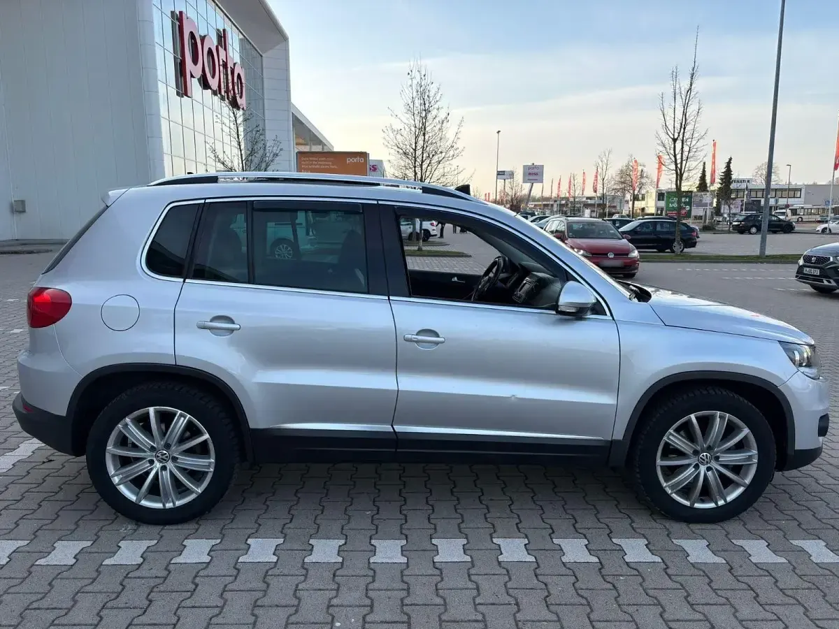 Gebraucht VW Tiguan LOUNGE 200 PS (147 kW) 2015 Grau SUV
