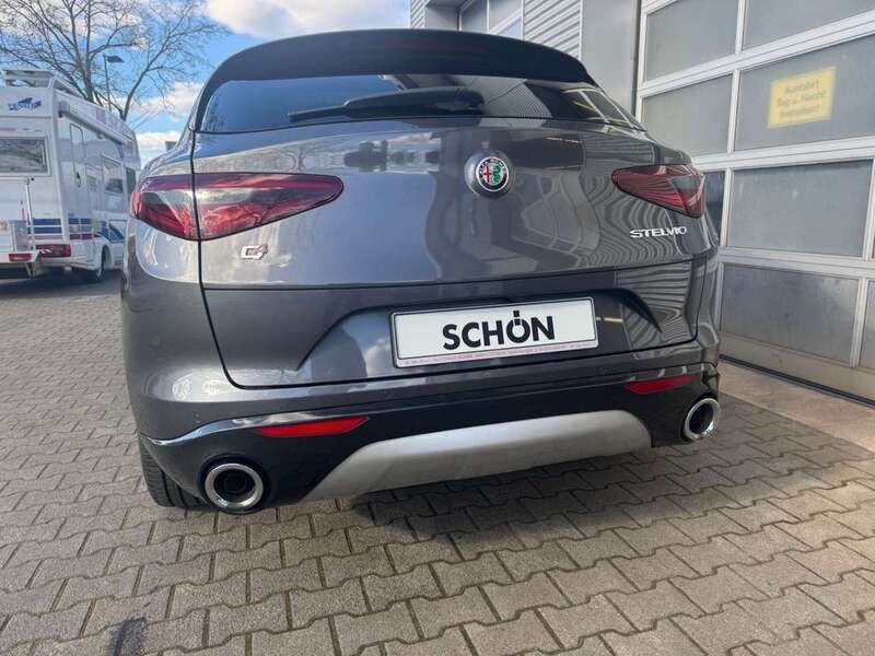 Gebraucht Alfa Romeo Stelvio Lusso 209 PS (153 kW) 2021 Grau SUV