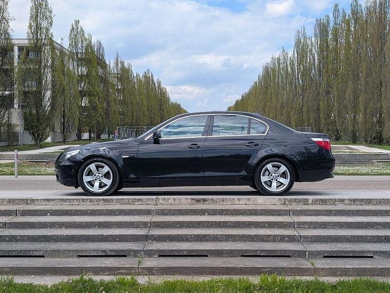 Second-hand BMW 520 Performance 170 CP (125 kW) 2003 Negru Berlinǎ