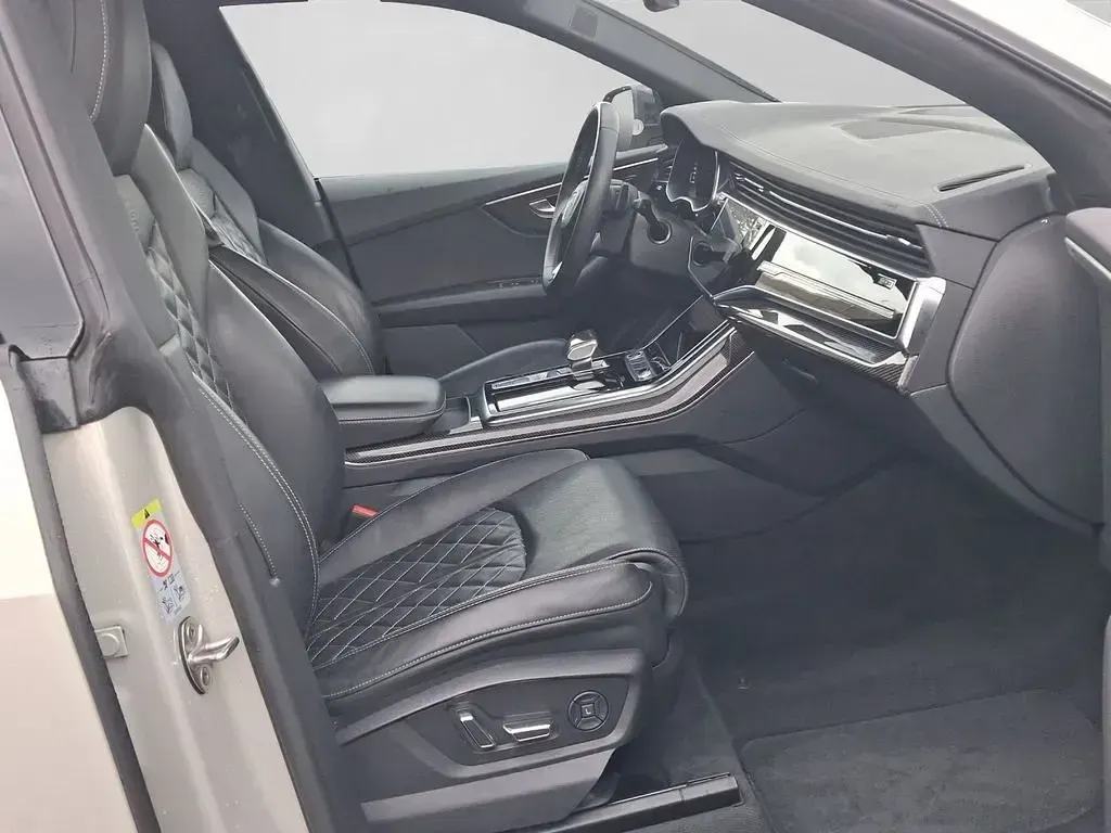 Gebraucht Audi Q8 S-Line 340 PS (250 kW) 2023 Beige SUV