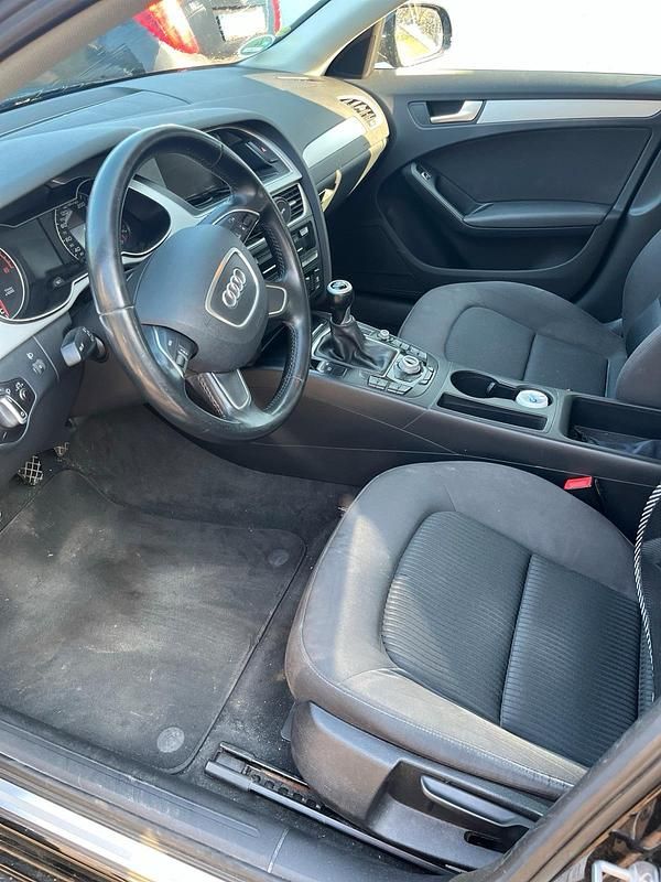 Gebraucht Audi A4 150 PS (110 kW) 2015 Schwarz Kombi