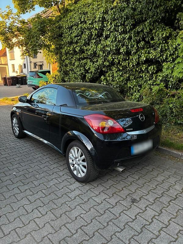 Second-hand Opel Tigra 2009 Negru Cabrio