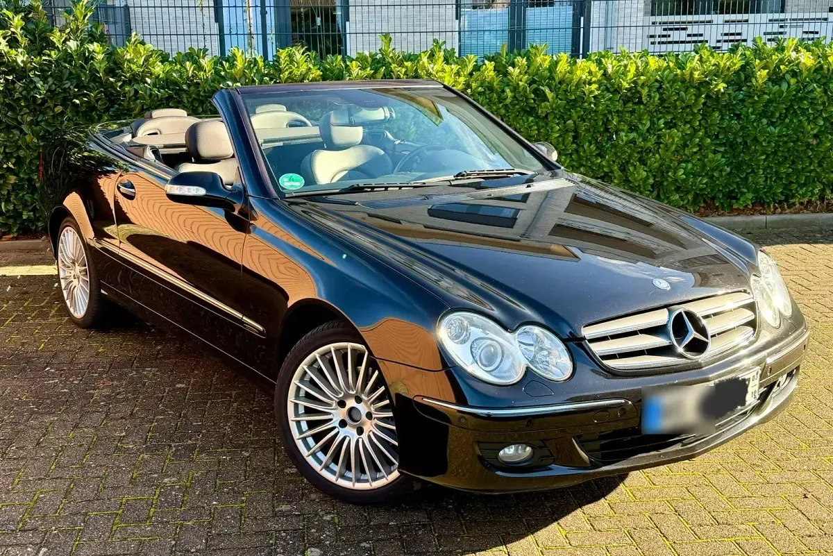 Gebraucht Mercedes CLK200 Elegance 163 PS (119 kW) 2007 Schwarz Cabrio