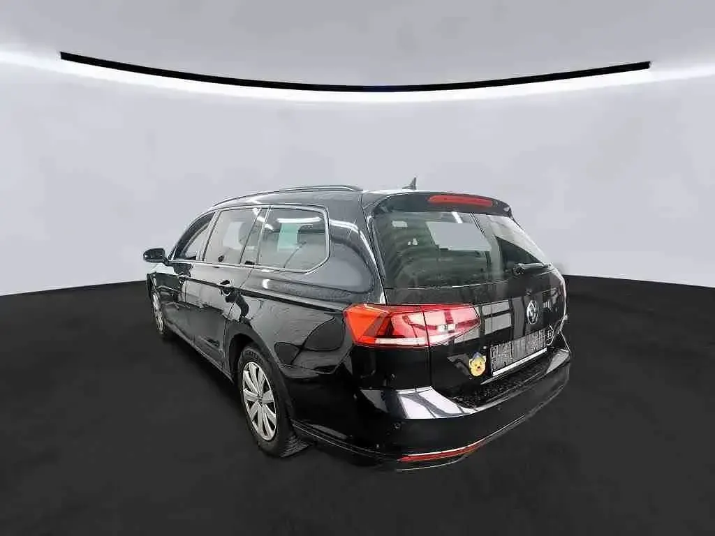 Gebraucht VW Passat Basis 122 PS (89 kW) 2021 Deep black Kombi