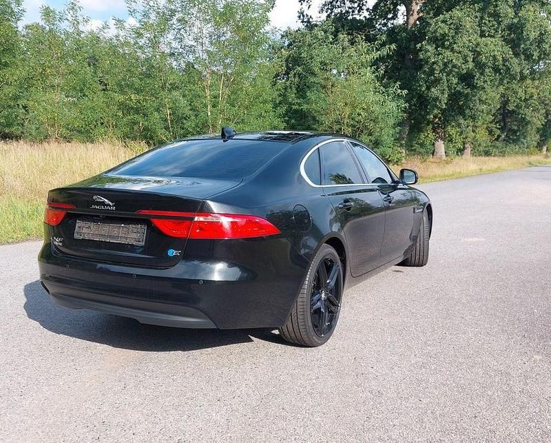 Gebraucht Jaguar XF Prestige 163 PS (119 kW) 2018 Schwarz Limousine