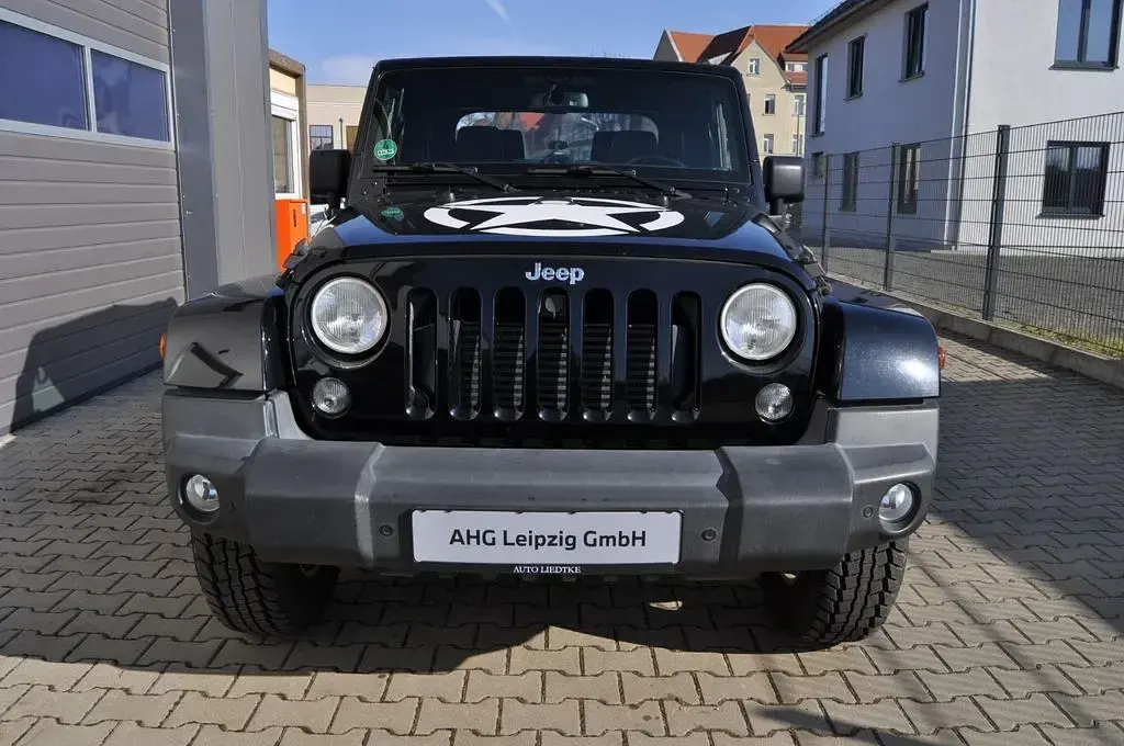 Gebraucht Jeep Wrangler Unlimited Sahara 200 PS (147 kW) 2015 Schwarz SUV