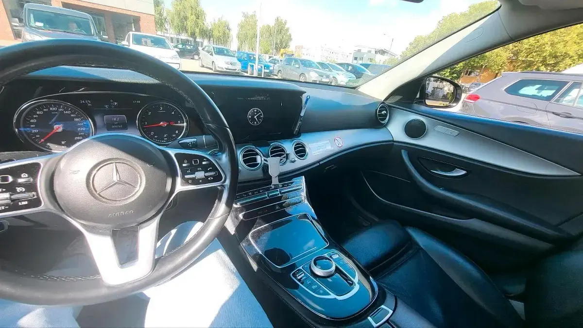 Gebraucht Mercedes E200 2019 Limousine
