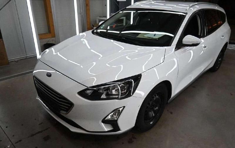Gebraucht Ford Focus Cool & Connect 120 PS (88 kW) 2020 Frozen white Kombi