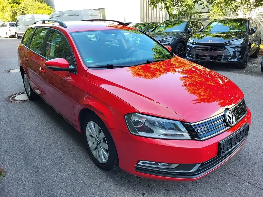 Używany VW Passat 105 KM (77 kW) 2013 Czerwony Kombi