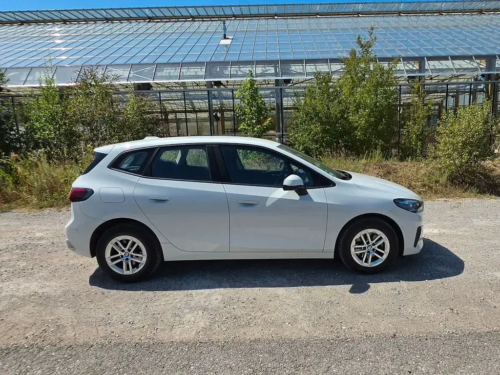 Gebraucht BMW 218 Active Tourer 150 PS (110 kW) 2023 Weiß Van / Kleinbus