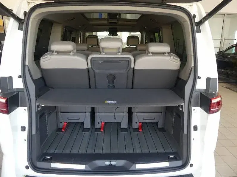 Gebraucht VW Multivan Style 204 PS (150 kW) 2022 Candyweiß Van / Kleinbus