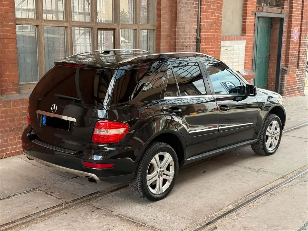 Gebraucht Mercedes ML280 190 PS (139 kW) 2009 Schwarz SUV