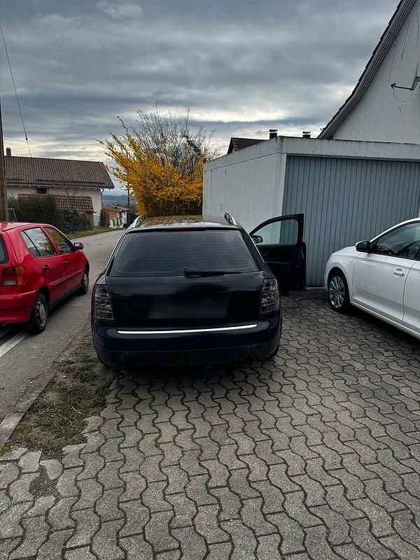 Gebraucht Audi A4 163 PS (119 kW) 2002 Blau Kombi