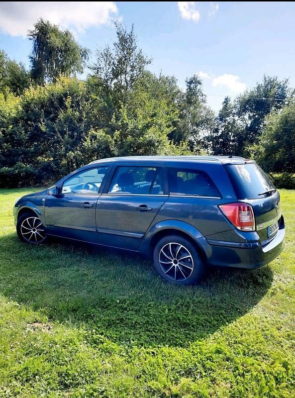 Gebraucht Opel Astra 89 PS (65 kW) 2007 Grün Kombi