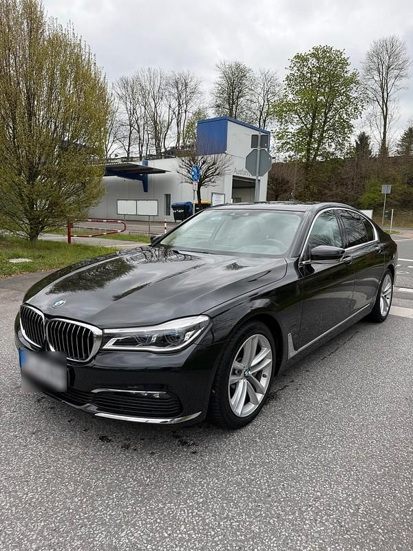 Gebraucht BMW 730 265 PS (194 kW) 2018 Schwarz Limousine