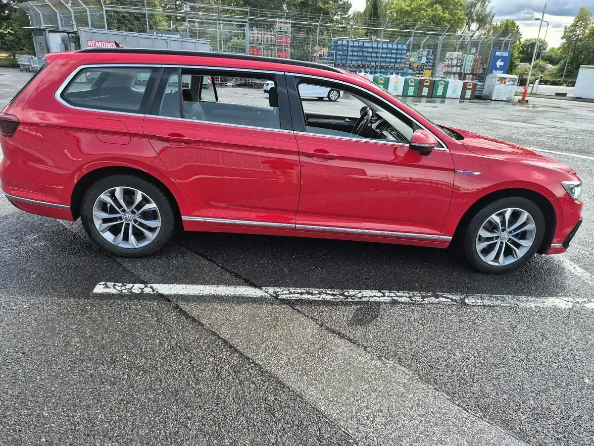 Gebraucht VW Passat 156 PS (114 kW) 2020 Rot Kombi