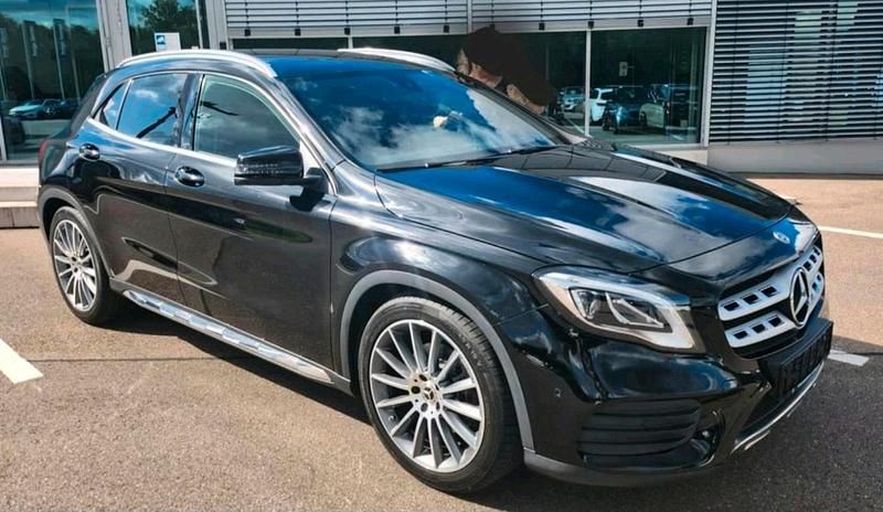 Gebraucht Mercedes GLA250 AMG line 211 PS (155 kW) 2019 Schwarz SUV