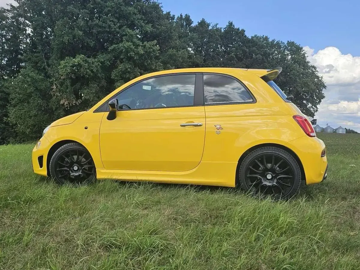 Gebraucht Abarth 595 Pista 165 PS (121 kW) 2020 Gelb Coupé