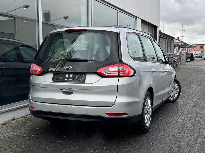 Gebraucht Ford Galaxy Trend 150 PS (110 kW) 2017 Silber Van / Kleinbus